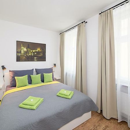 Apartment Near City Centre With Parking Place Praag Buitenkant foto