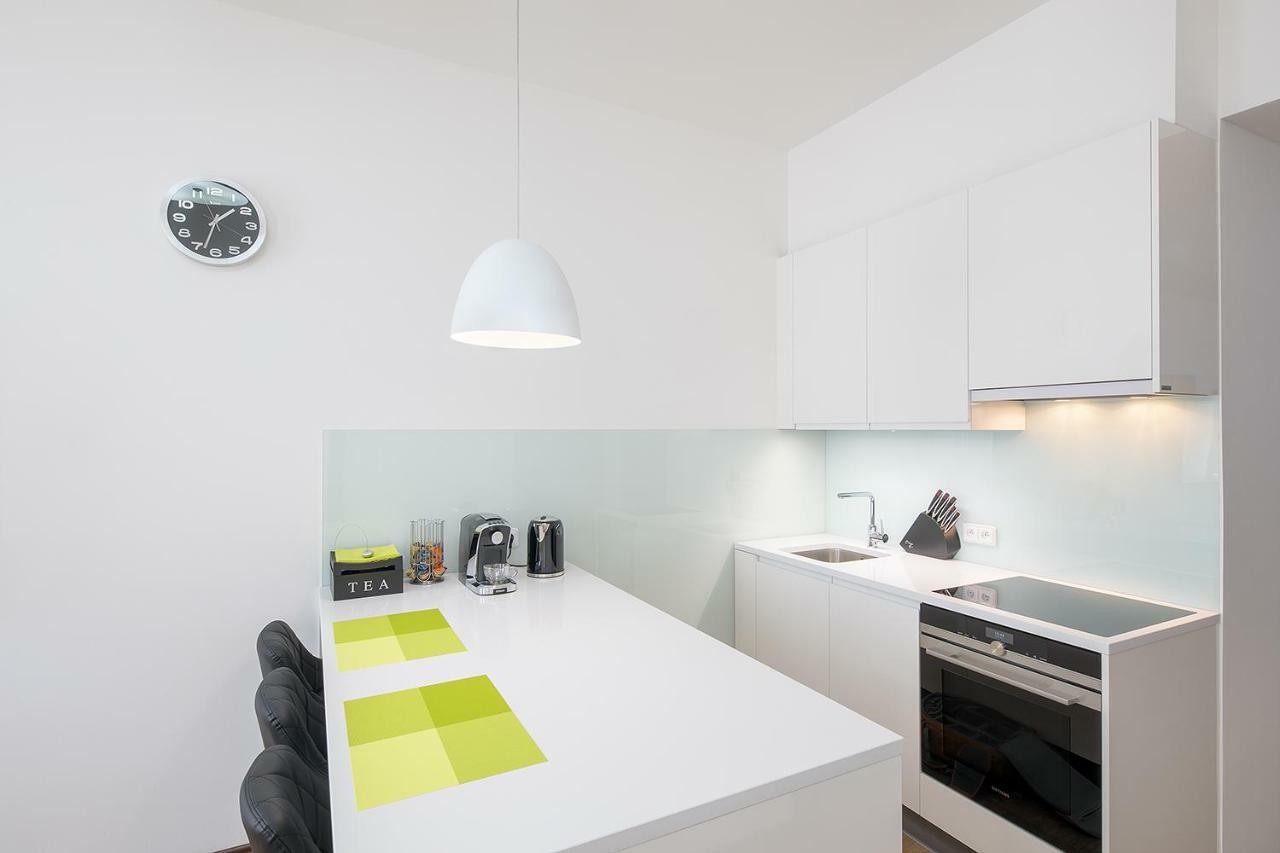 Apartment Near City Centre With Parking Place Praag Buitenkant foto